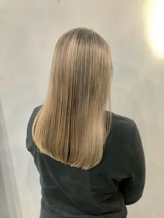 セミロング カラー 篠崎 佑季のヘアスタイル