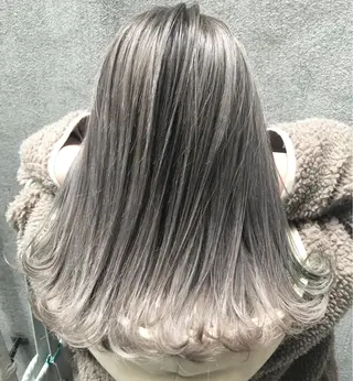 ミディアム カラー ヘアアレンジ 遠藤 拓馬のヘアスタイル