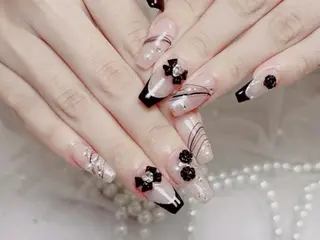 ネイル Rainrain💧 パーツ豊富、やり放題のネイルデザイン