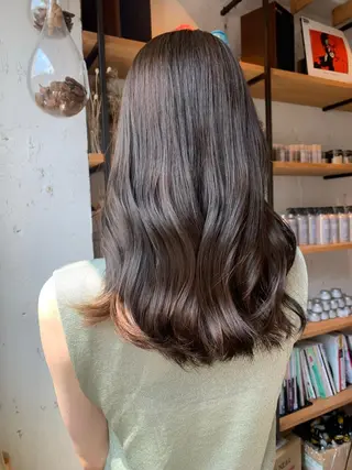 ロング カラー EIGHT 中川原 菜々子のヘアスタイル