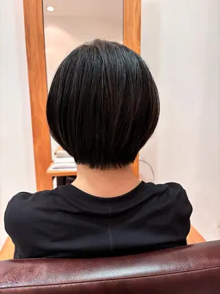 ショート シンセティックヘアデザイン所属・吉井 愛のヘアスタイル