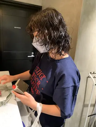 ミディアム パーマ アンニュイヘア🪽 ayumiのヘアスタイル