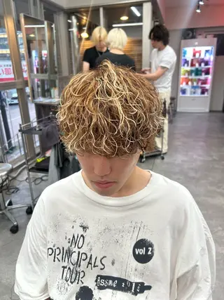 カラー パーマ メンズ パーマ支持率No.1 ❤️‍🔥安成弾のヘアスタイル