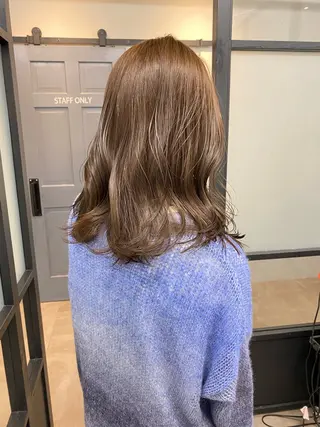 ミディアム storiiz所属・rina 🩶透明感カラーのヘアスタイル