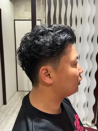 ショート パーマ メンズ 岩井 駿のヘアスタイル