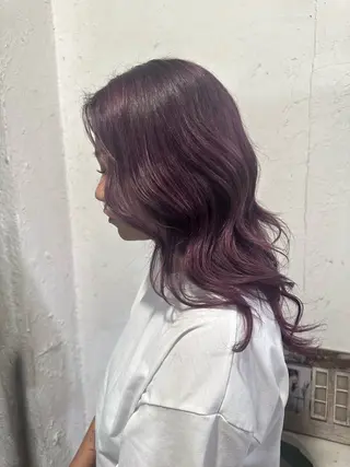 カラー indigo blue所属・indigo/ Minamiのヘアスタイル