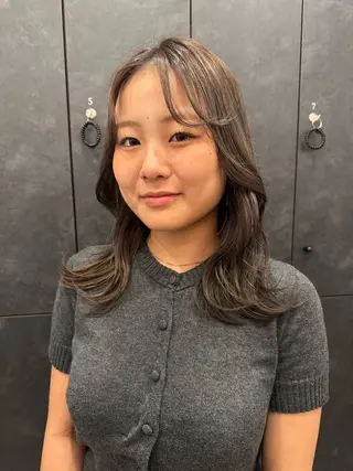 ミディアム トリウミ カホのヘアスタイル