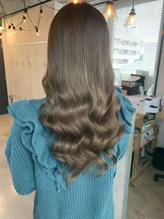 ロング カラー FRAME+spa&hair roomなんば駅前店所属・🌸MAYU🌸 ハイトーン➕レイヤーのヘアスタイル