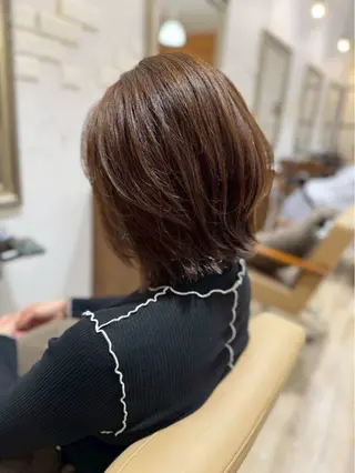 ミディアム 三輪 あおいのヘアスタイル