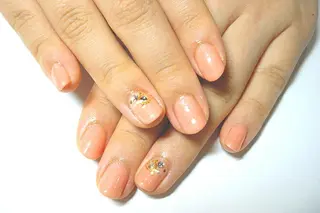 ネイル fujinail(バーバーフジノ)所属・藤野 智美のネイルデザイン