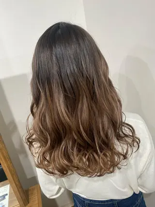 ロング 【.ico】心斎橋 飛田ゆうきのヘアスタイル