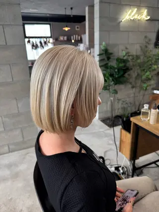 ミディアム 岡崎/髪質改善/ ハイトーン/鈴木進のヘアスタイル