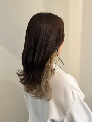ロング カラー 内沼 恵留菜のヘアスタイル