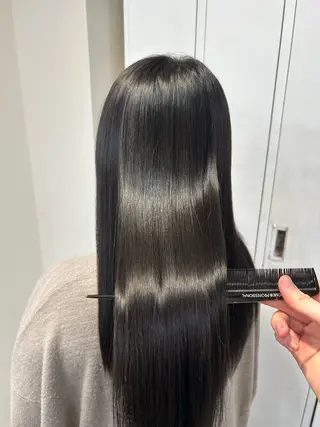 ロング 光を纏うツヤ感ロング Natsuki🪽のヘアスタイル