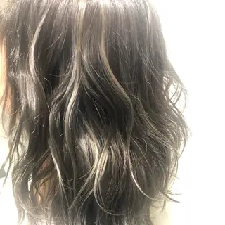 セミロング カラー comfy すずなのヘアスタイル