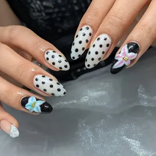 セミロング salon  Liange所属・La maharo YUのネイルデザイン