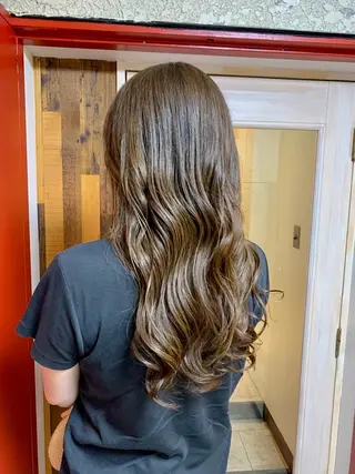ロング ナカムラ チカラのヘアスタイル