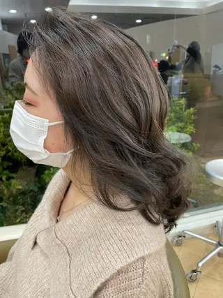 ミディアム 福原 亜祐美のヘアスタイル