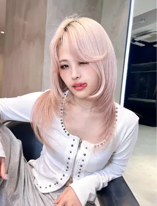 セミロング ハイトーン♡ブリーチ ♡エクステ♡nanaのヘアスタイル