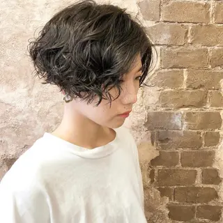 ショート カラー パーマ ブリーチ、パーマ 西部笑のヘアスタイル