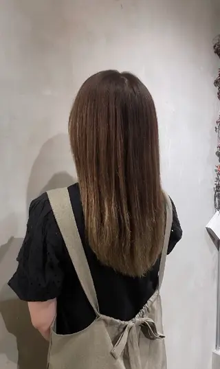 ロング カラー 吉田 彩のヘアスタイル