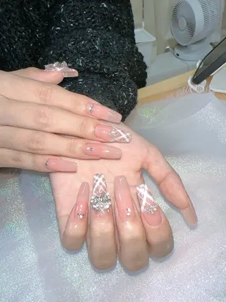 ネイル Hey🌈NAIL 長さ出し専門店のネイルデザイン