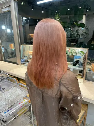 ロング カラー ネイル マツエク・マツパ アイブロウ ⭐ハイトーンブリーチ ミルクティーピンクのヘアスタイル