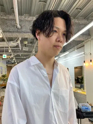 ミディアム パーマ メンズ JINKIメンズ特化 メンズカットパーマのヘアスタイル