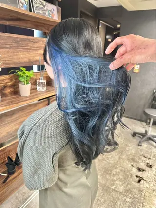 カラー 西村 桃花のヘアスタイル