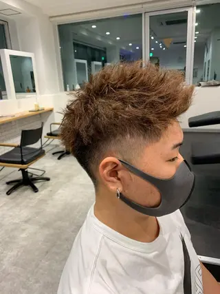 ショート ヨシミ カズヤのヘアスタイル