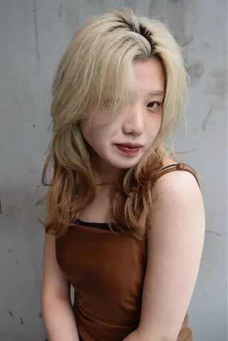 セミロング 飯田 亘貴　小顔カット❣️のヘアスタイル