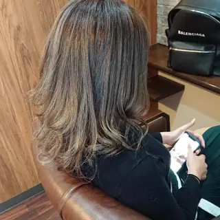 ミディアム カラー 美髪 カラーリストのヘアスタイル
