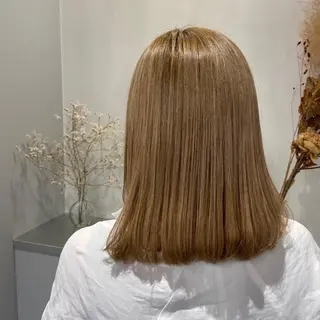 ミディアム 安達 葵のヘアスタイル