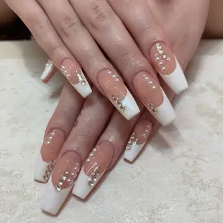 ネイル AMIRA Aのネイルデザイン