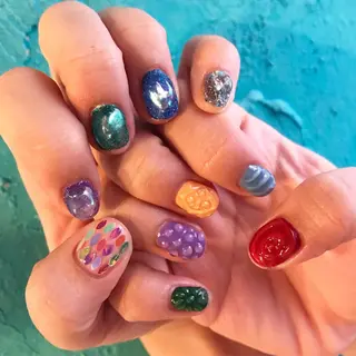 ネイル キラキラ オメメのネイルデザイン