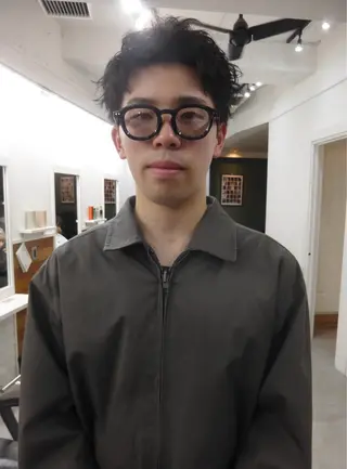 ショート メンズ スパイキーショート ハイトーンHYUGAのヘアスタイル