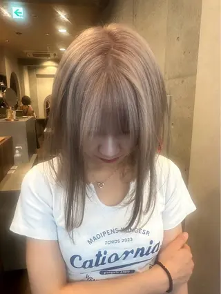 カラー 𝐑𝐈𝐎/艶カラ ー/レイヤーカットのヘアスタイル