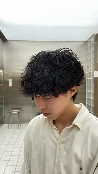 パーマ メンズ 小尾 優然のヘアスタイル