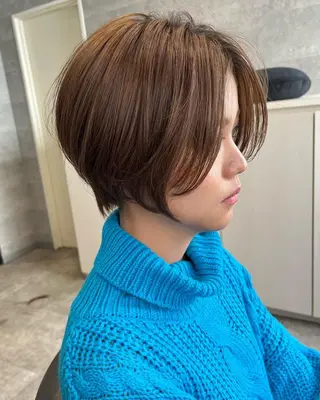 ショート ＿WHITE鳳店 アンダーバーホワイトのヘアスタイル