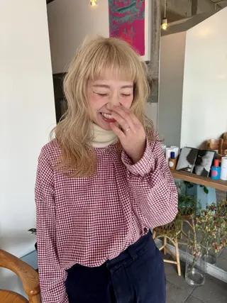 セミロング mirai/ブリーチ ダブルカラーのヘアスタイル