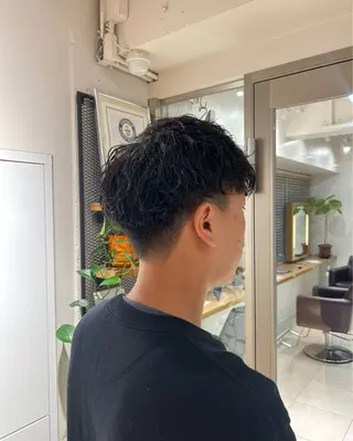 メンズ 艶カラー/ ストレート/くるみのヘアスタイル