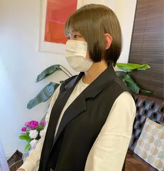 ショート LINE.ai所属・mei／周南 ／ぷつっと／レイヤーのヘアスタイル