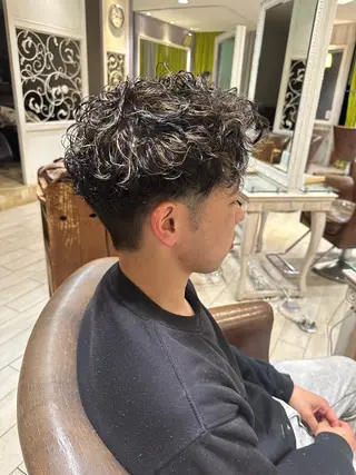 カラー パーマ メンズ 増渕 駿介のヘアスタイル