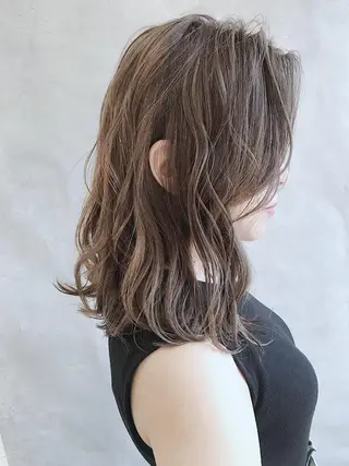 ミディアム カラー MOU namba ムウナンバのヘアスタイル