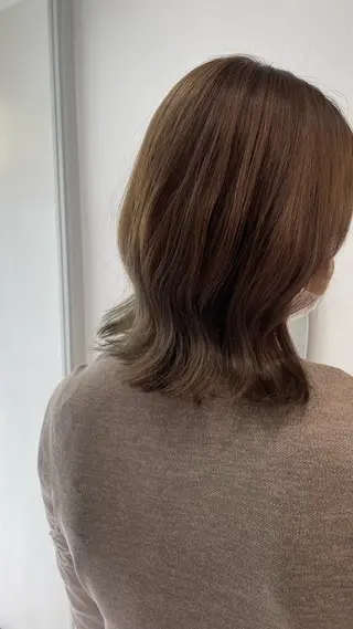 セミロング 艶髪💎赤味消し color🌛Ayaのヘアスタイル