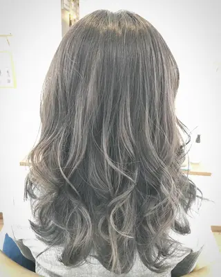 セミロング 竹廣 春奈のヘアスタイル