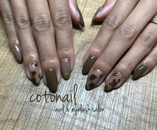 ミディアム ネイル ツメトマツゲ .のネイルデザイン