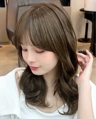 ミディアム カラー Aura所属・丸山 心 / 艶カラーのヘアスタイル