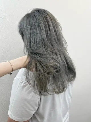 ロング カラー Maya🦋 ハイトーン特化のヘアスタイル