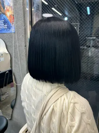 ショート カラー 渡 汐音のヘアスタイル